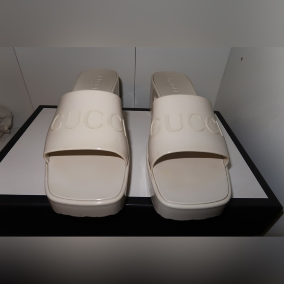Authentic Gucci Rubber Platform Sandals - Picture 4 of 13